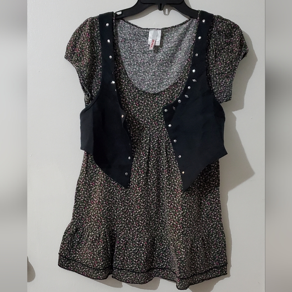 Vintage, Bongo juniors floral shirt with attached vest. Very good condition